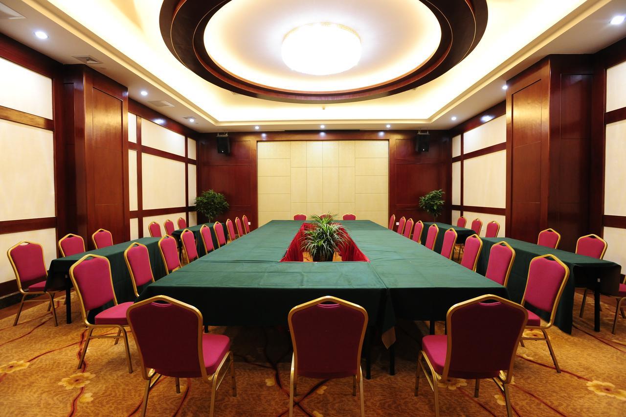 Yinruilin International Hotel Куньмин Экстерьер фото