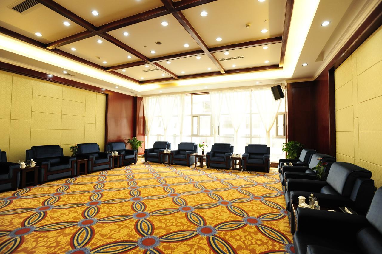 Yinruilin International Hotel Куньмин Экстерьер фото