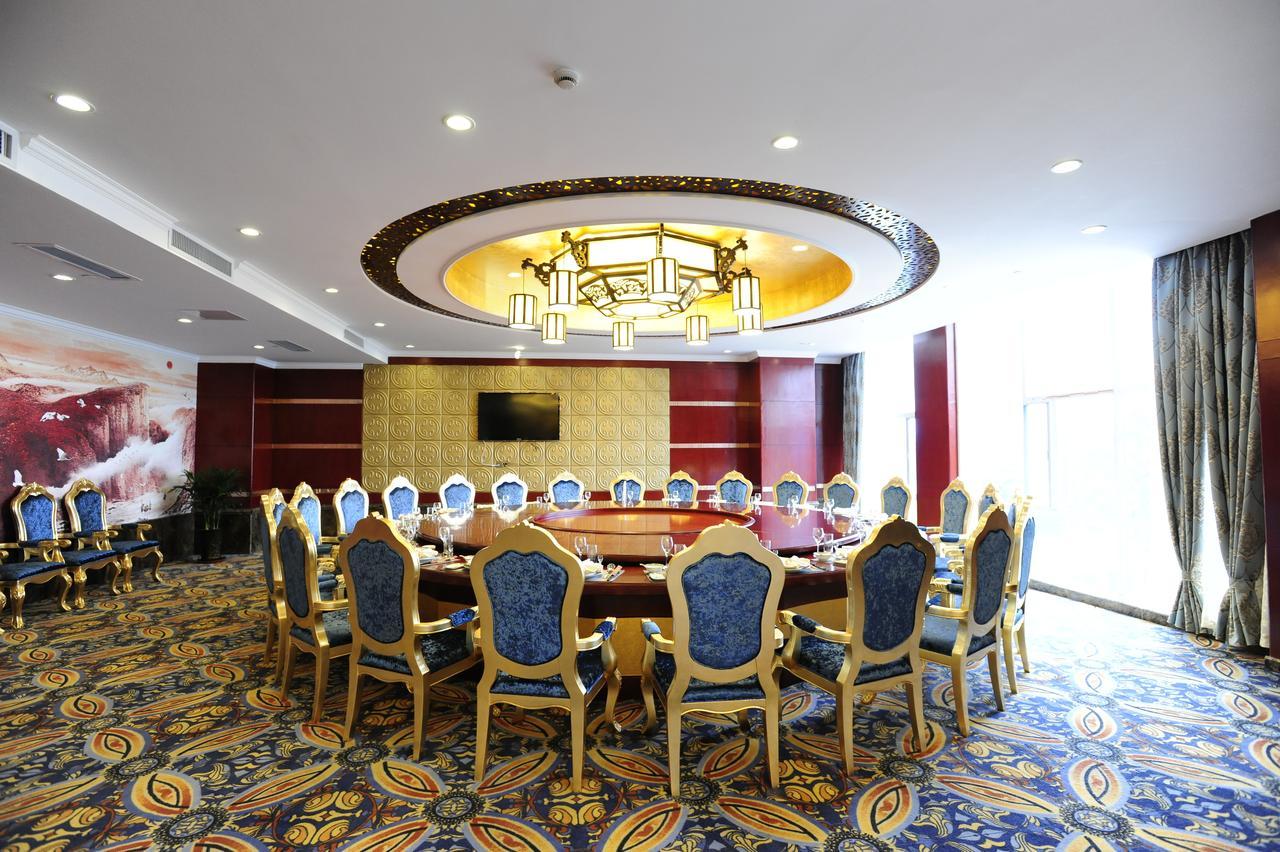 Yinruilin International Hotel Куньмин Экстерьер фото